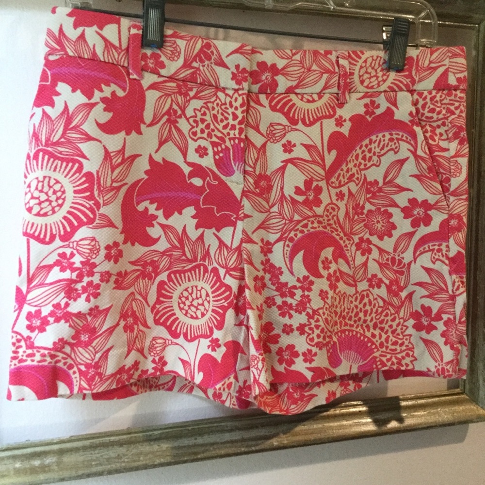 Kenar short size 4 in pink and cream